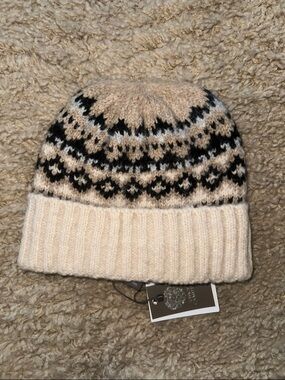 NWT Vince Camuto Ivory and Blue Brushed Fair Isle Beanie